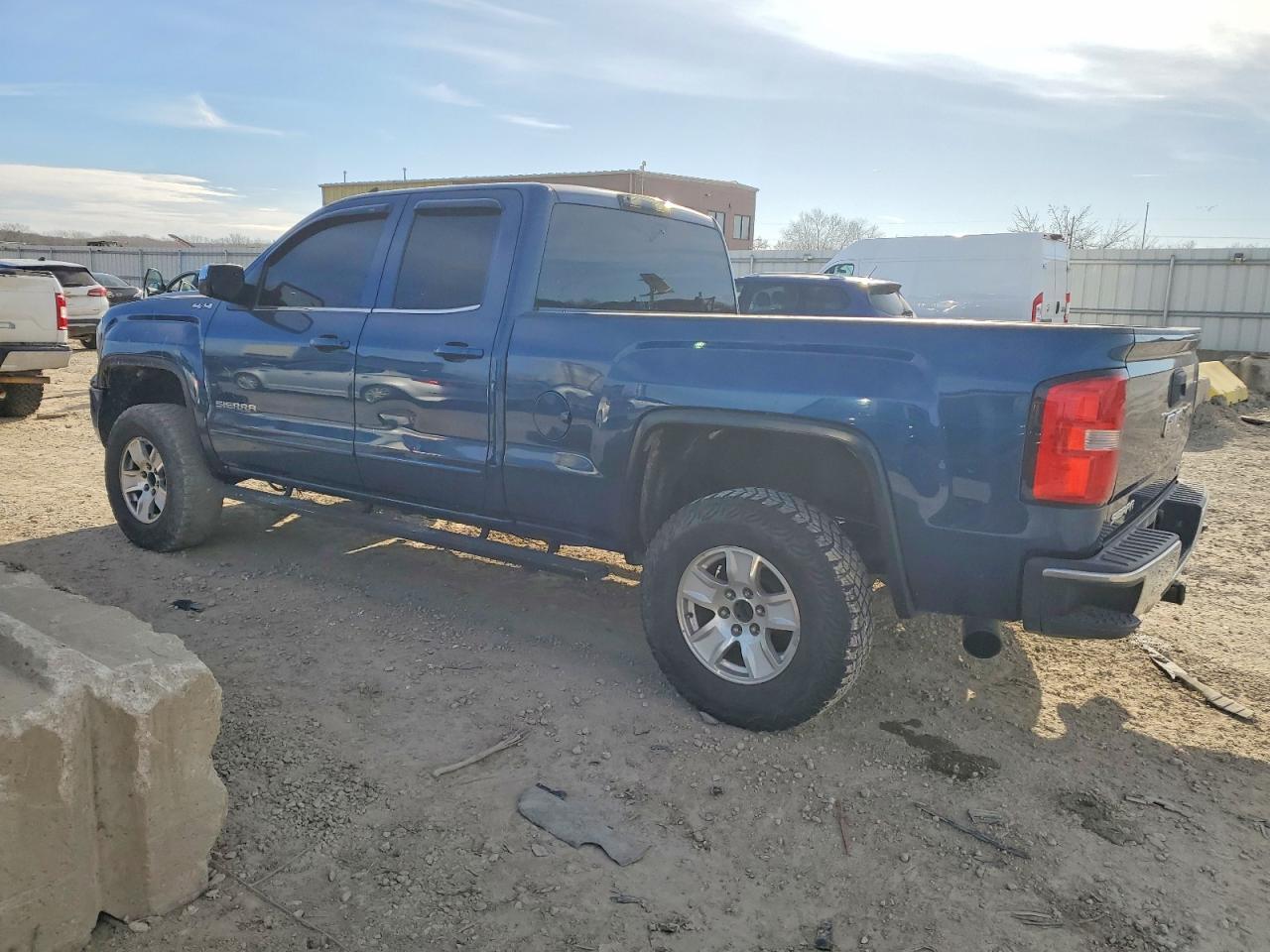 2016 GMC Sierra K1500 Sle - Image 2