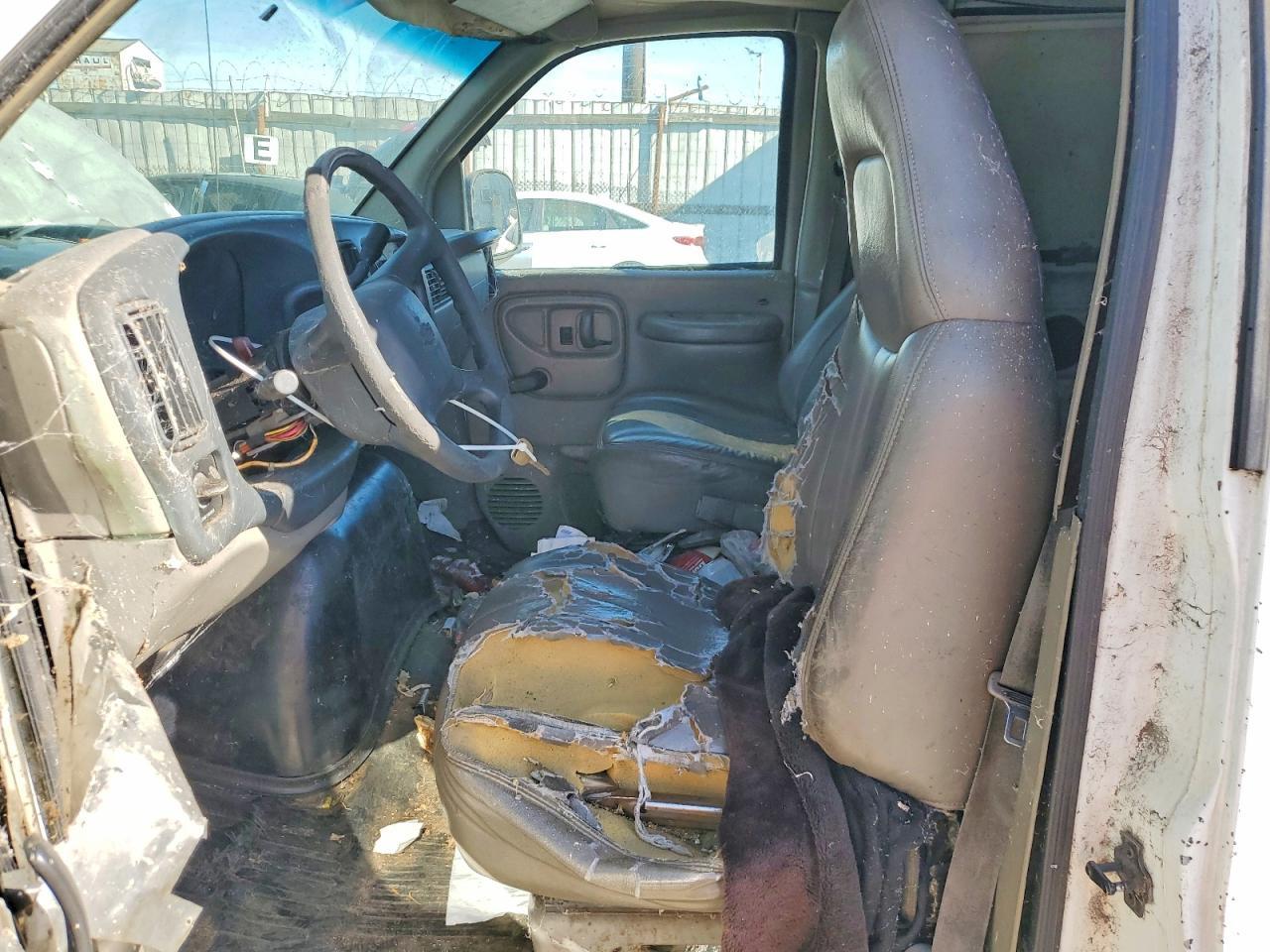 1999 Chevrolet Express G3500 Delivery Van - Image 7