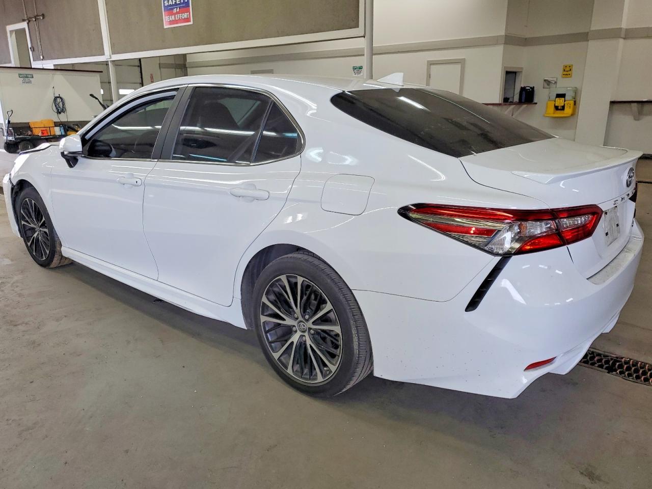 2019 Toyota Camry L - Image 2
