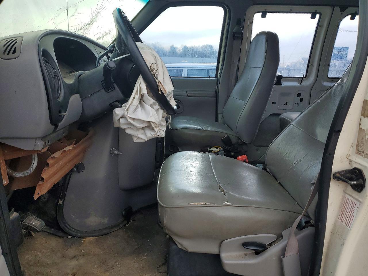 1997 Ford Econoline E350 Super Duty - Фото 7
