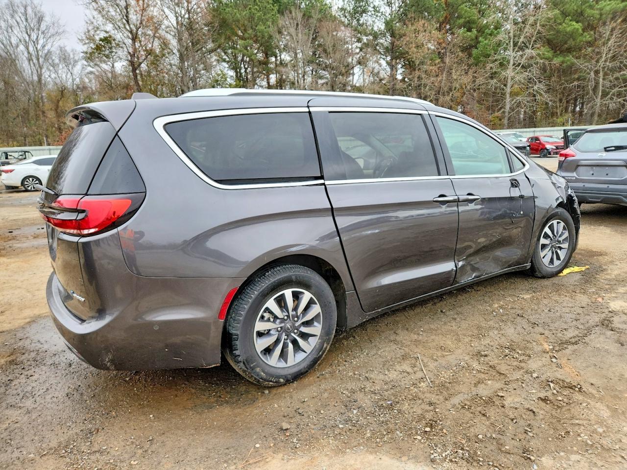 2021 Chrysler Pacifica Hybrid Touring L - Фото 3