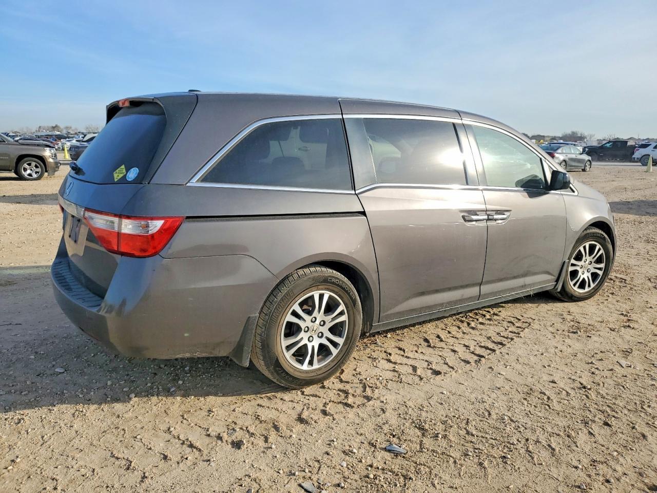 2012 Honda Odyssey - Image 3