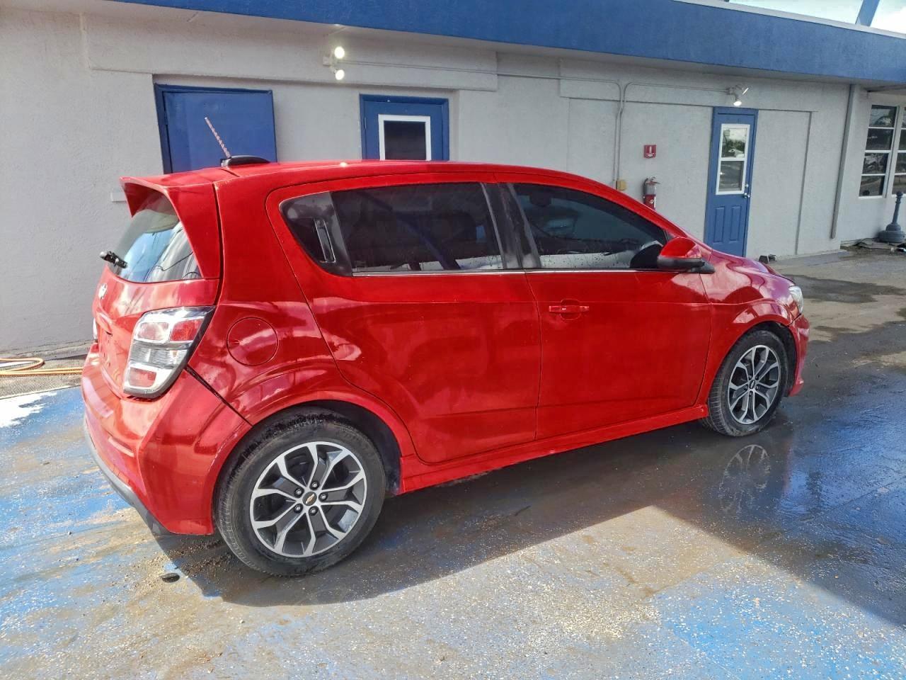 2017 Chevrolet Sonic Lt - Image 3