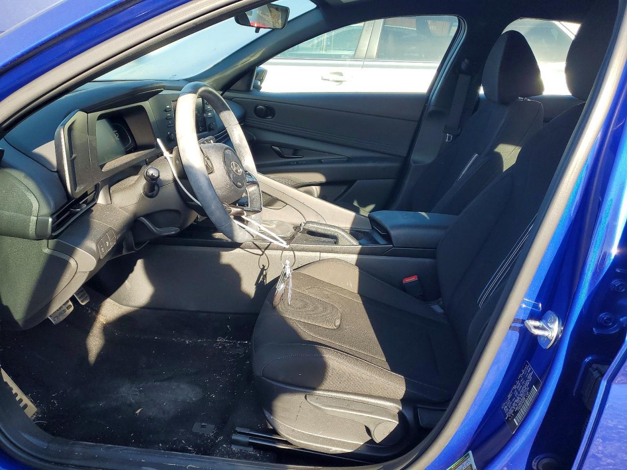 2025 Hyundai Elantra Sel Sport - Image 7