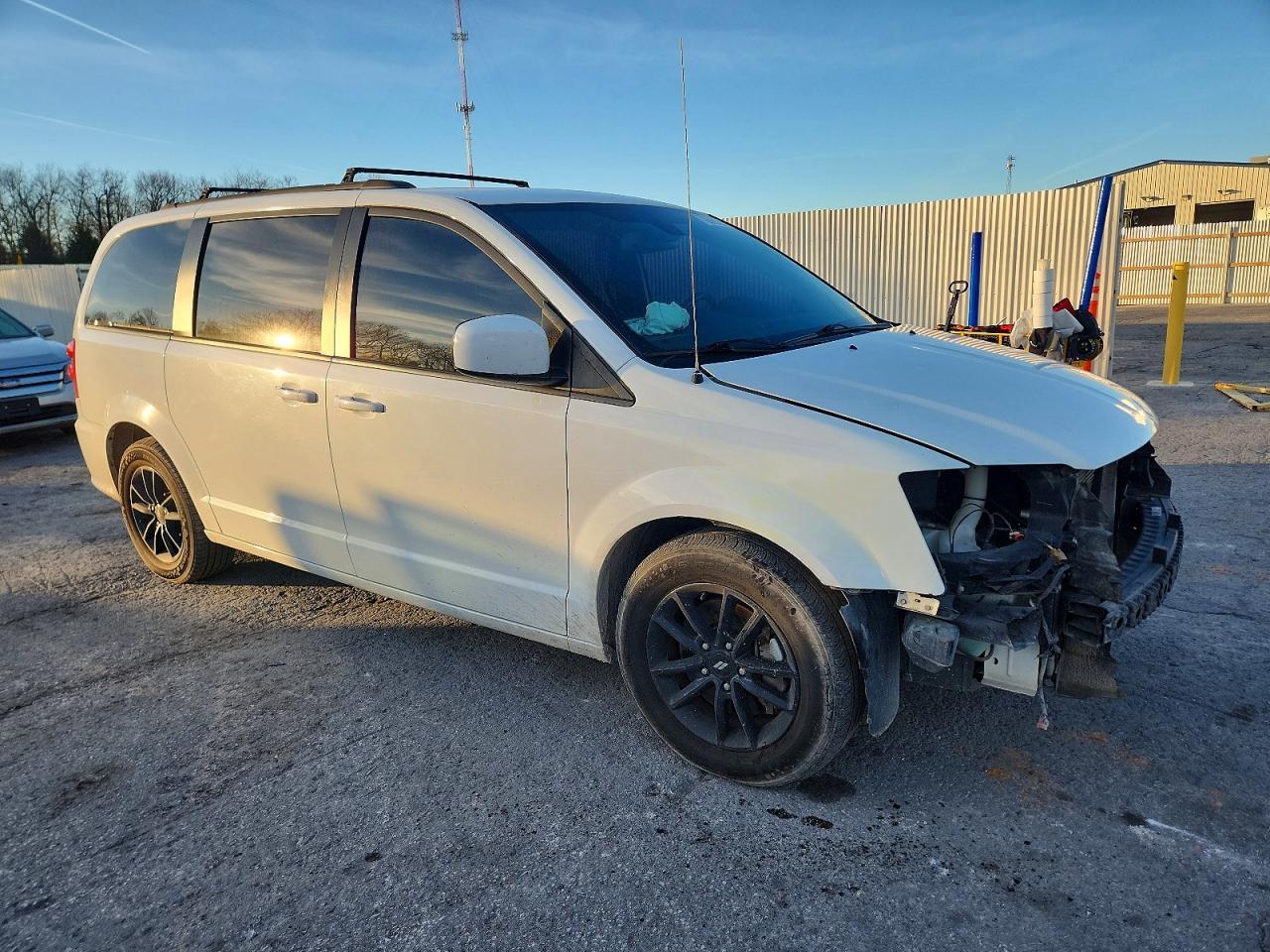 2019 Dodge Grand Caravan Gt - Image 4