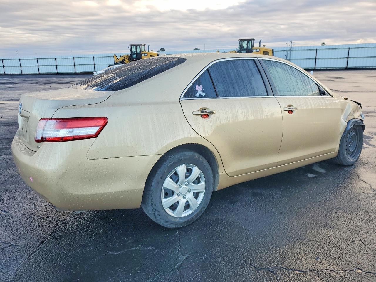 2011 Toyota Camry Base - Фото 3