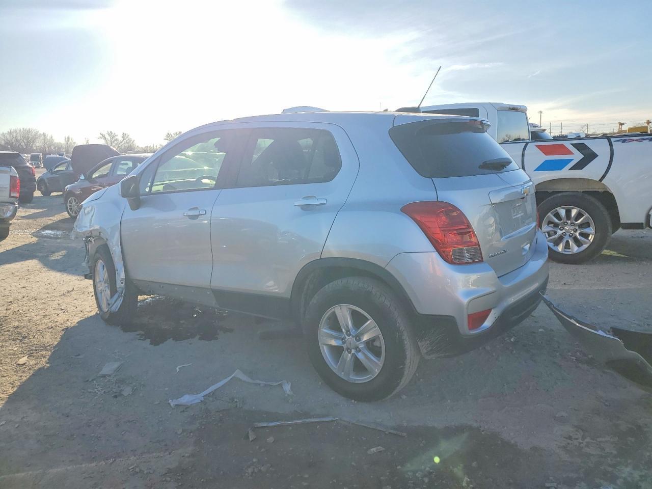 2018 Chev Trax Ls - Image 2
