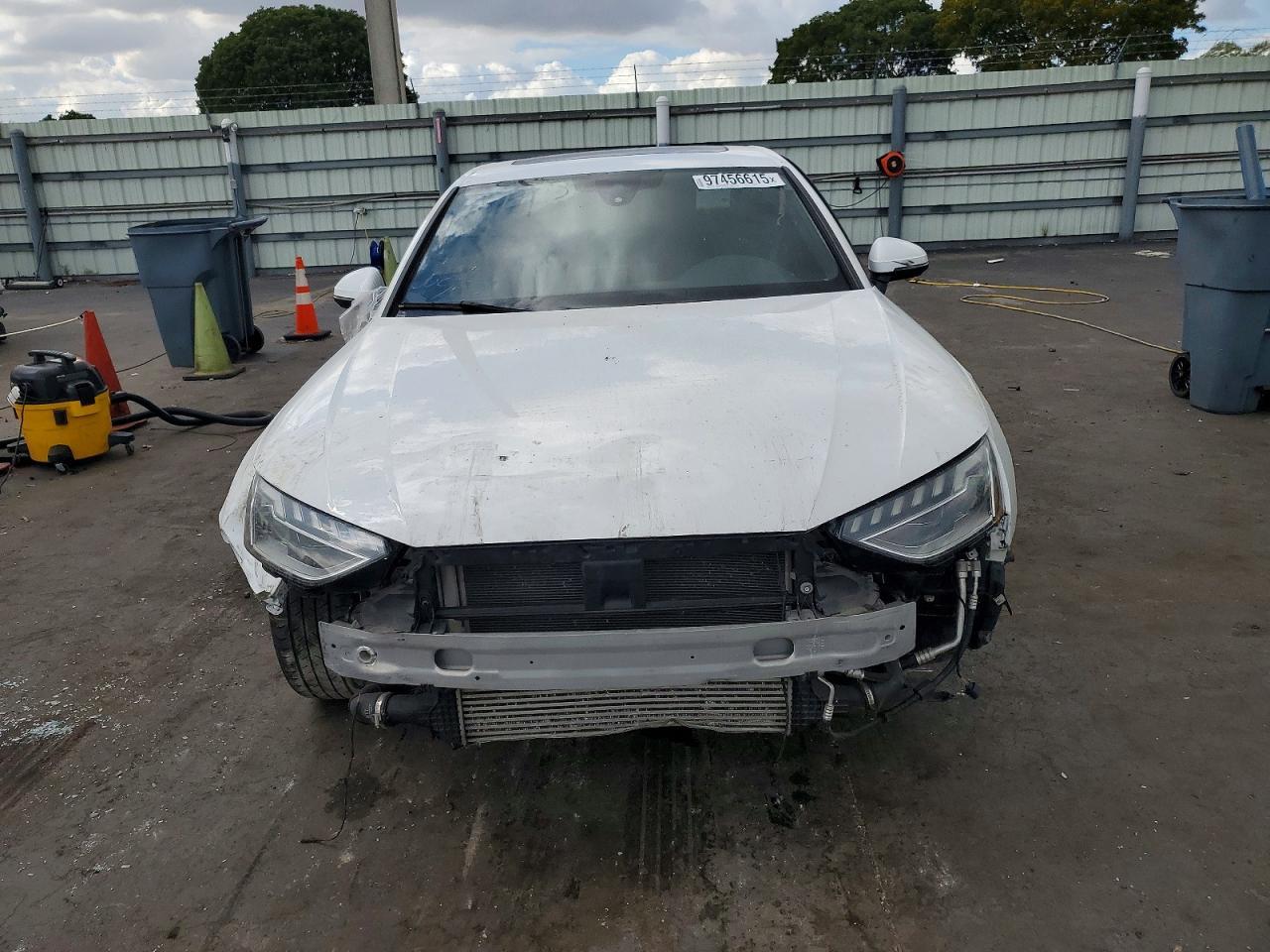 2022 Audi A4 Premium Plus 45 - Фото 5