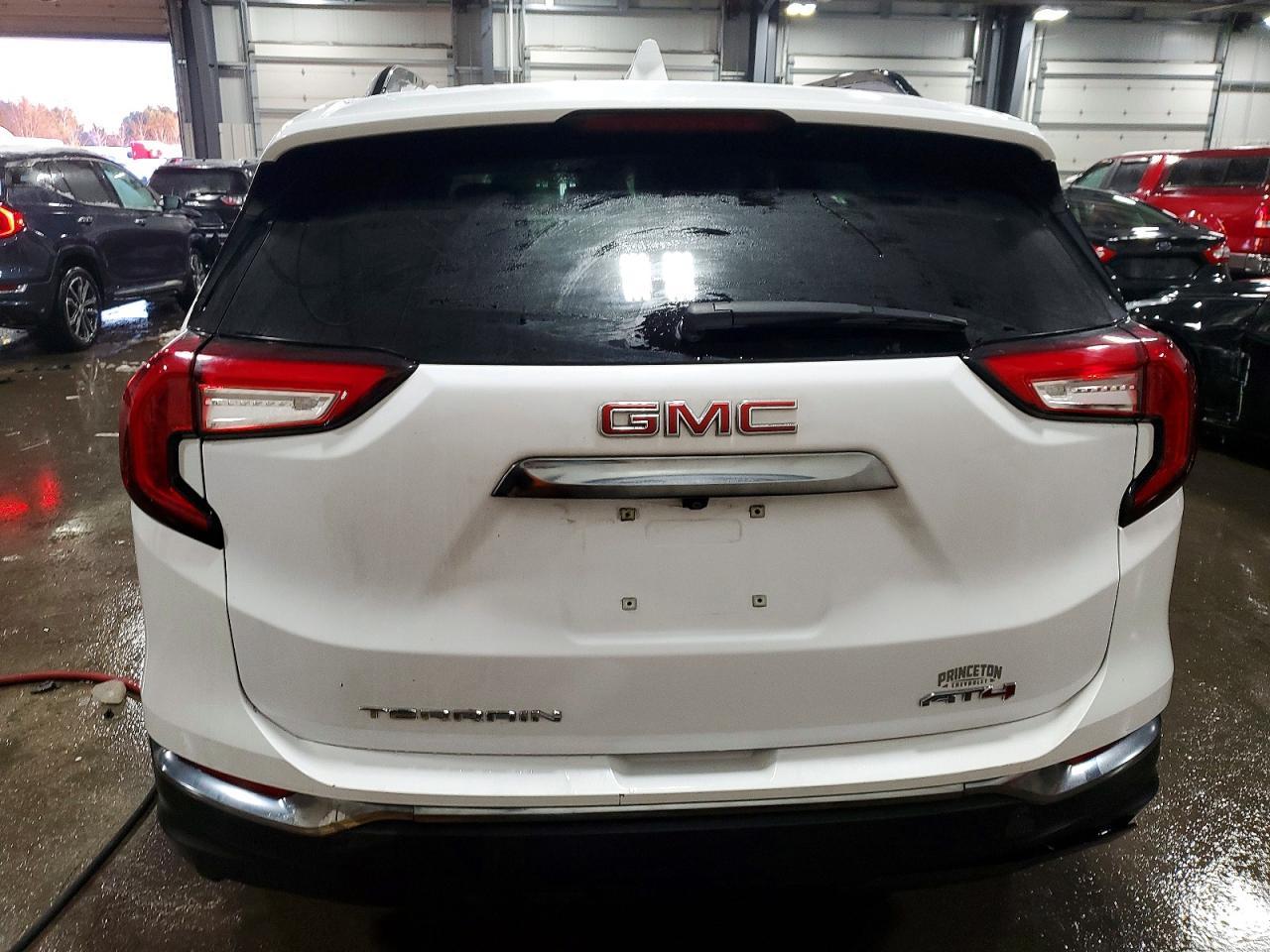 2022 GMC Terrain At4 - Фото 6
