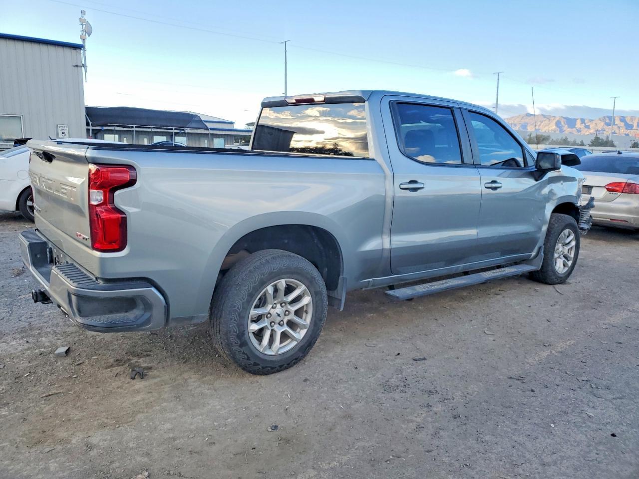 2023 Chevrolet Silverado K1500 Rst - Фото 3