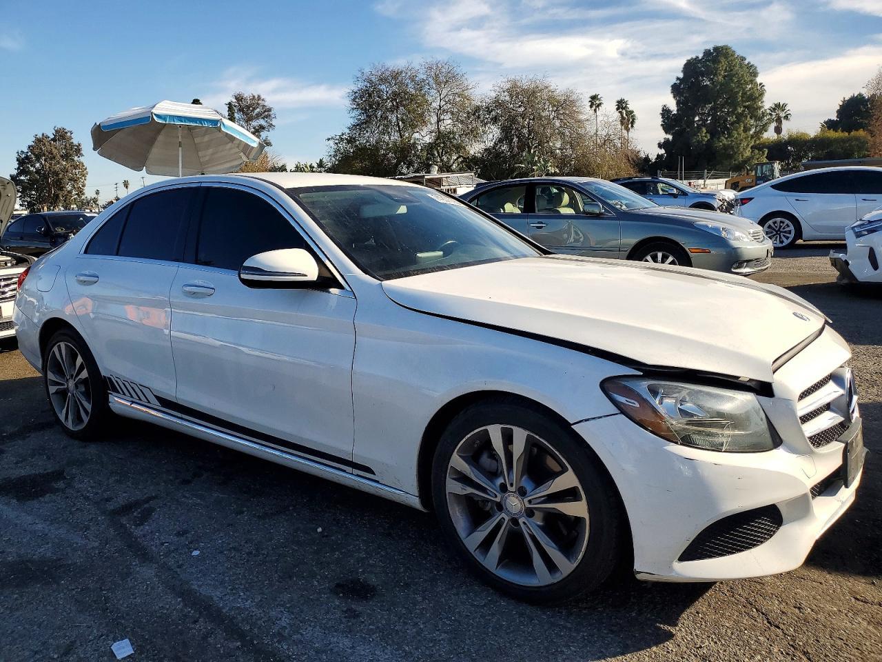 2016 Mercedes-Benz C 300 - Фото 4