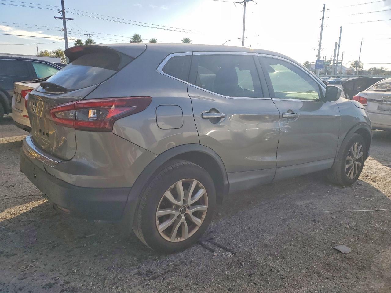 2020 Nissan Rogue Sport S - Фото 3