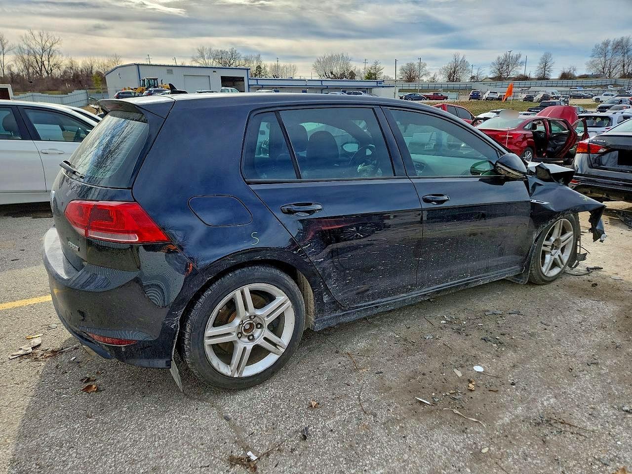 2017 Volkswagen Golf R - Image 3