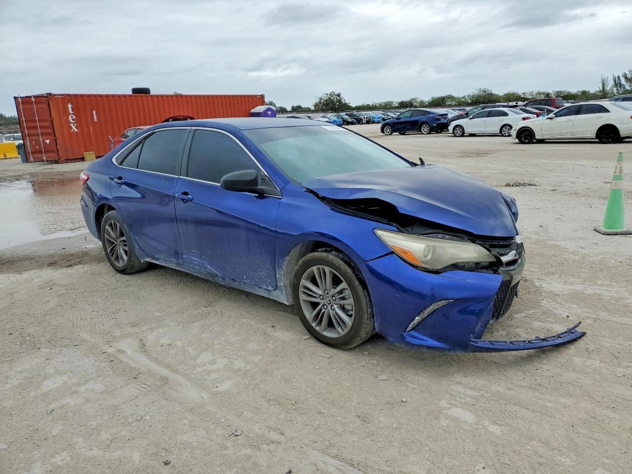2015 Toyota Camry Le - Фото 4