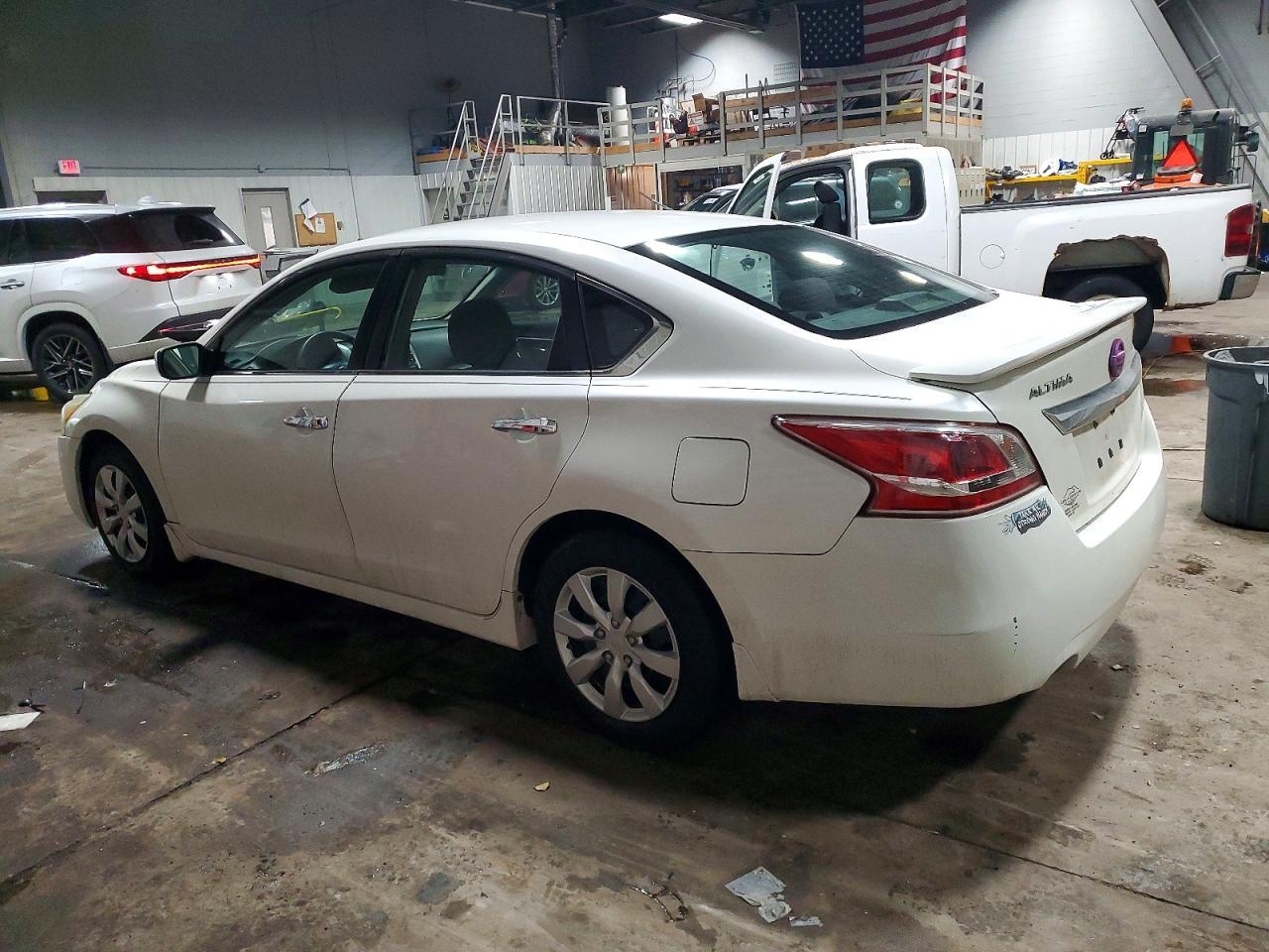 2013 Nissan Altima 2.5 - Фото 2