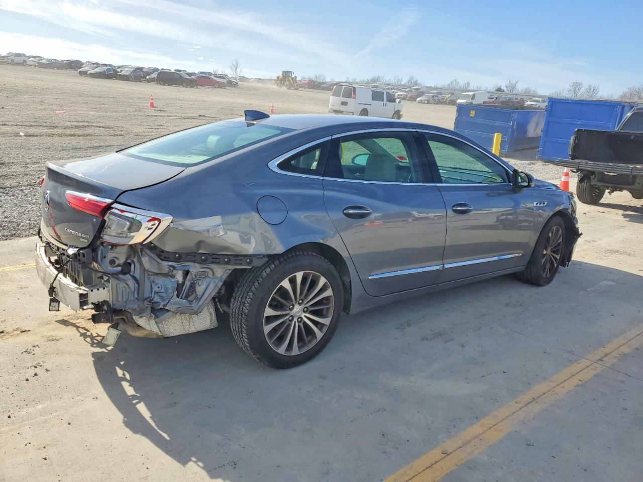 2019 Buick Lacrosse Essence - Image 3