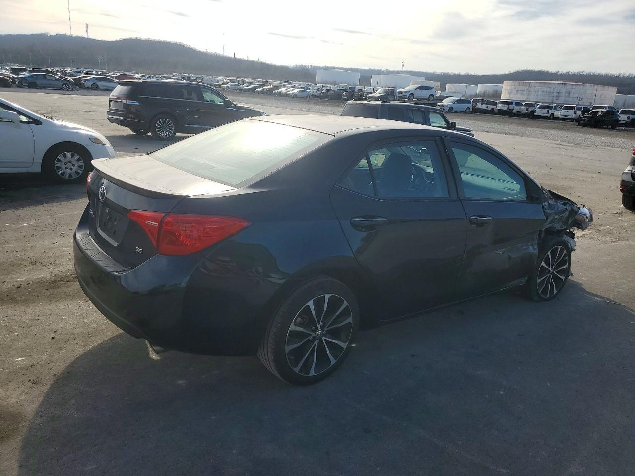 2019 Toyota Corolla L - Фото 3