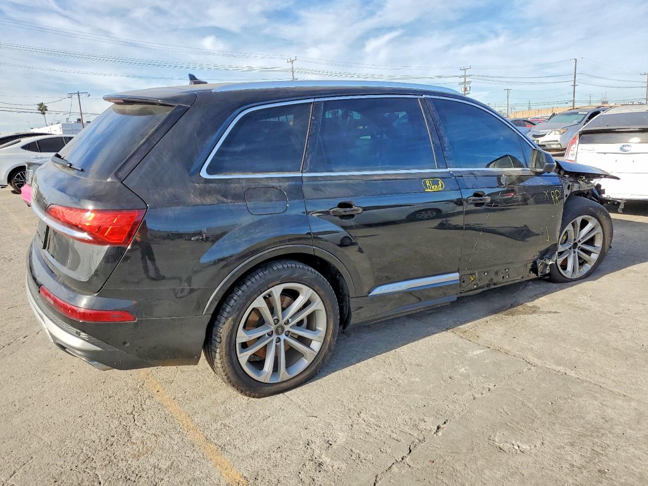 2025 Audi Q7 Premium Plus - Image 3