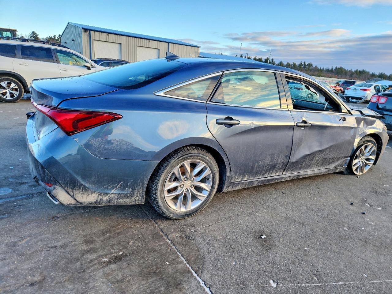 2021 Toyota Avalon Xle - Фото 3