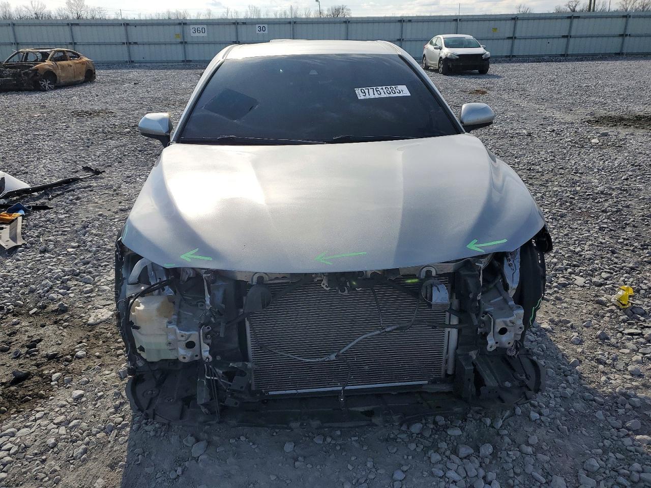 2020 Toyota Camry Se - Фото 5