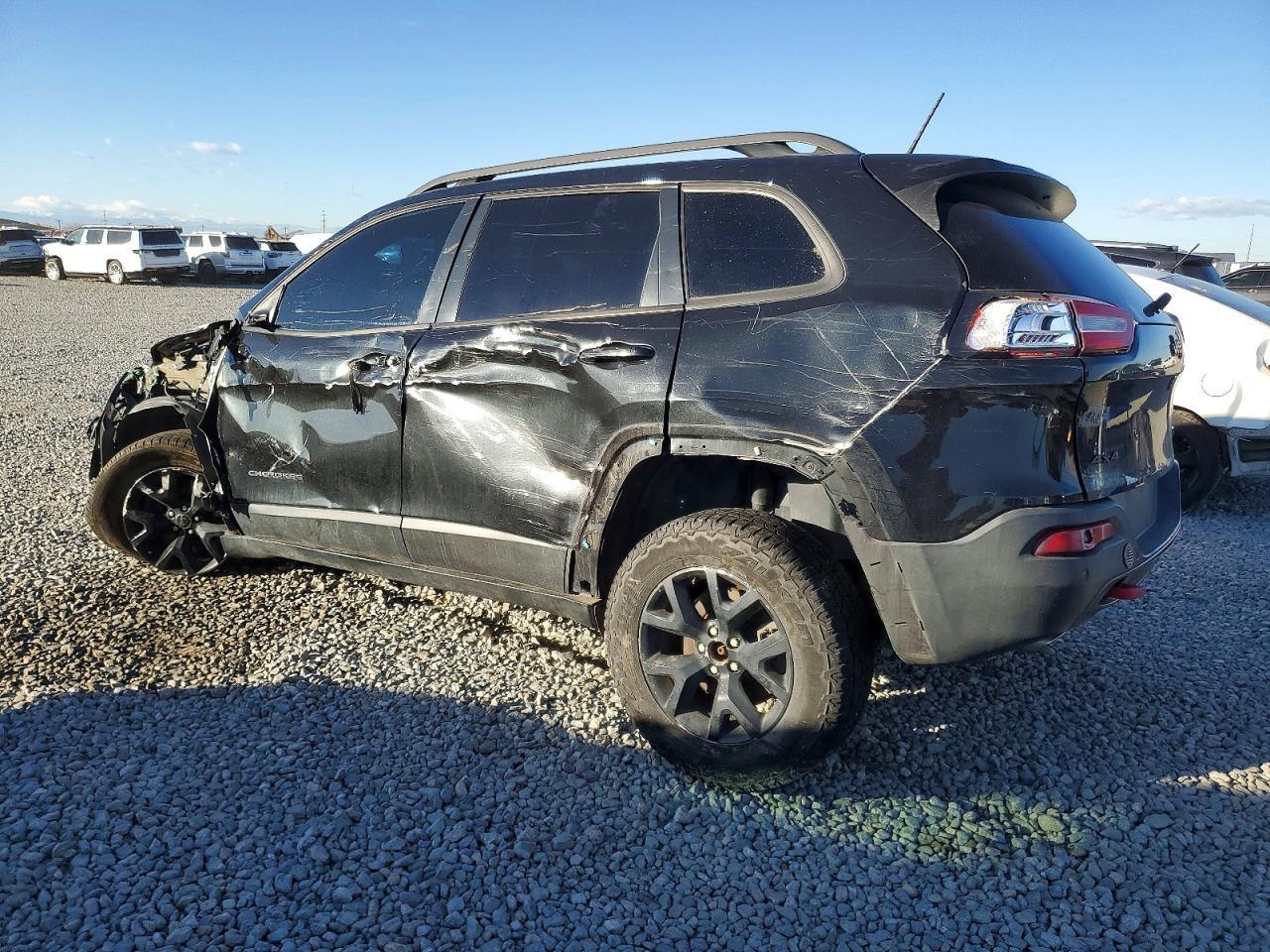 2015 Jeep Cherokee Trailhawk - Image 2