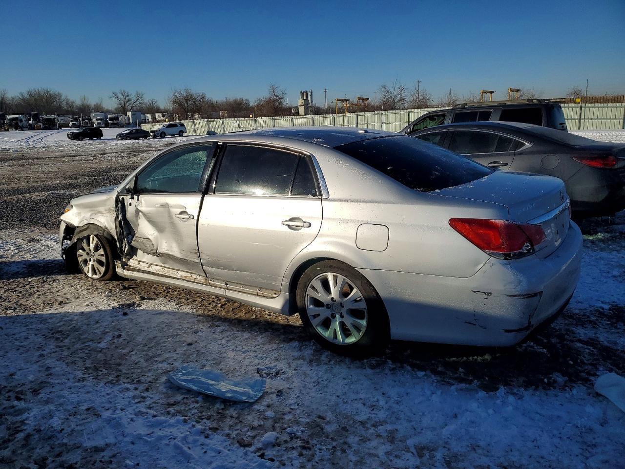 2012 Toyota Avalon Base - Фото 2