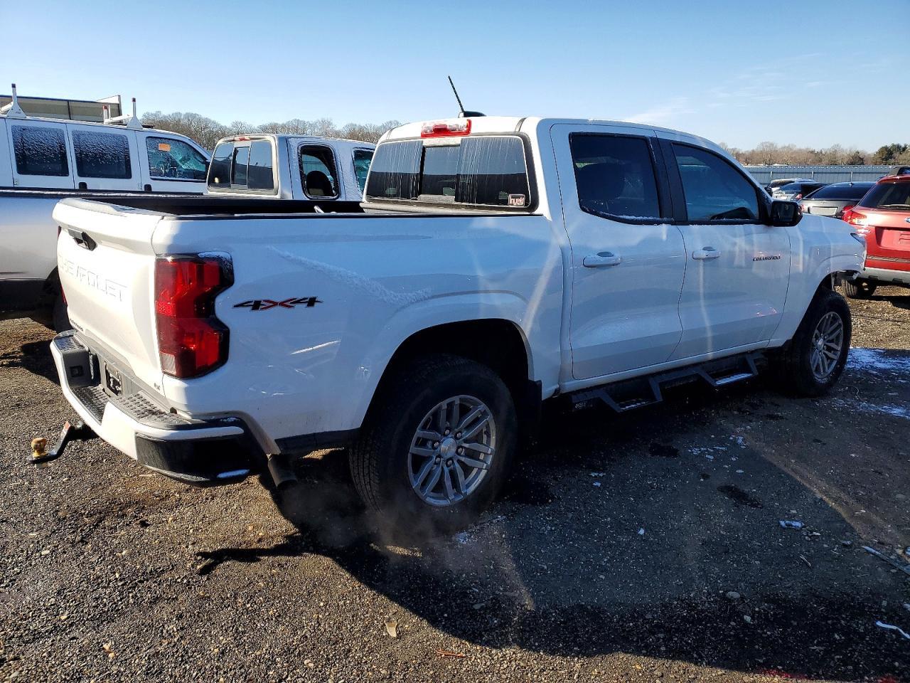 2024 Chevrolet Colorado Lt - Фото 3