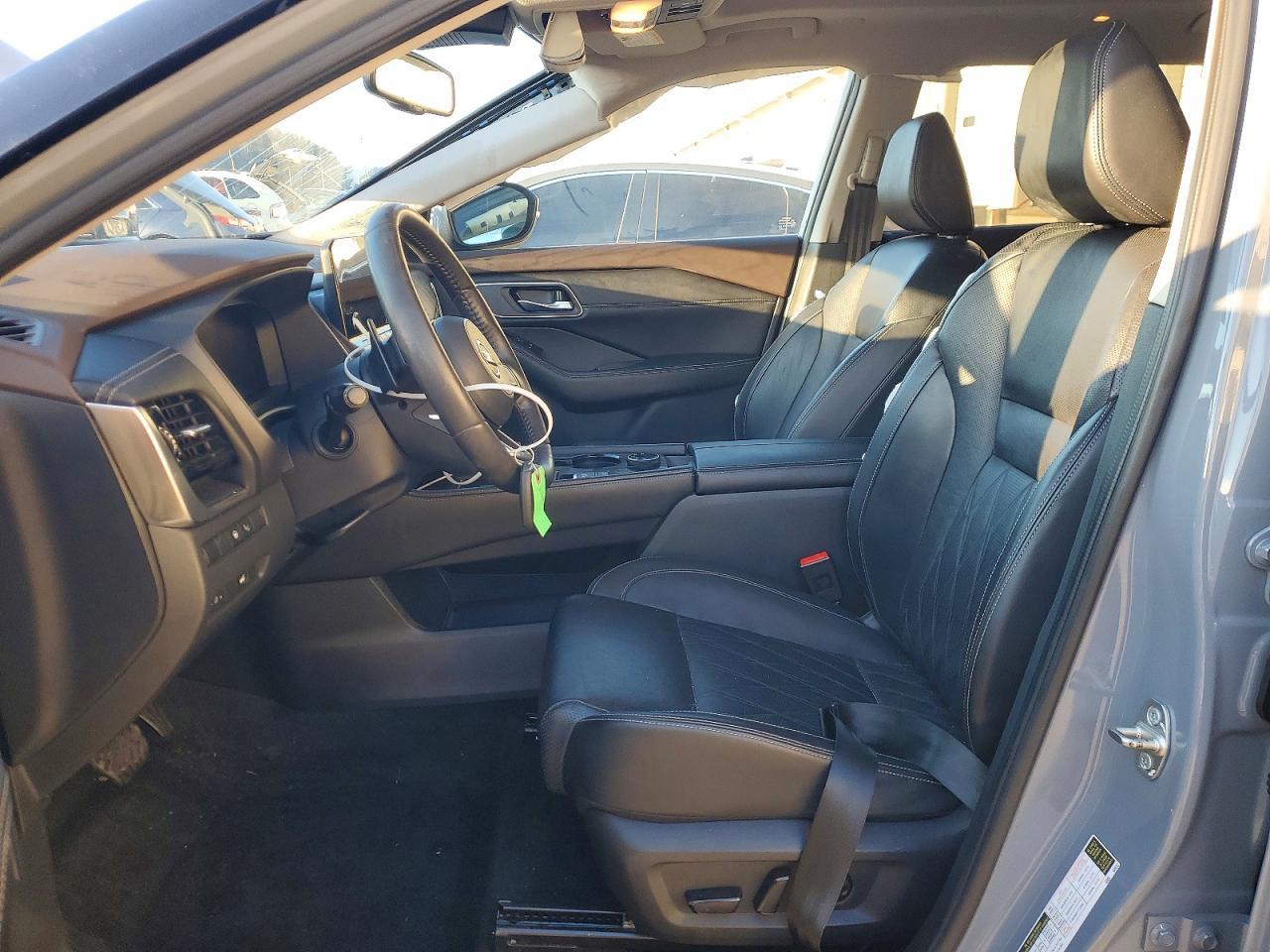 2021 Nissan Rogue Platinum - Фото 7