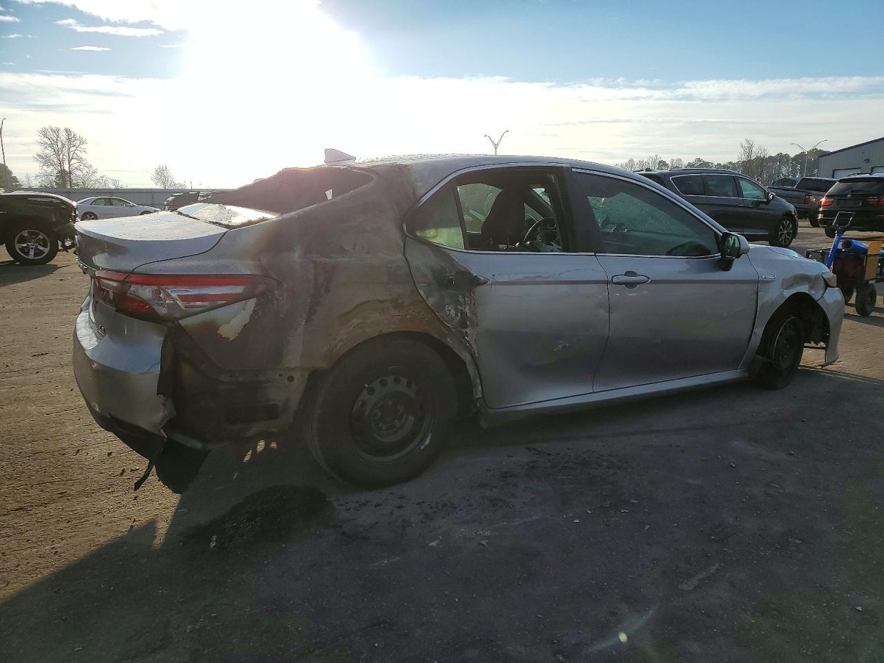 2019 Toyota Camry Le - Image 3