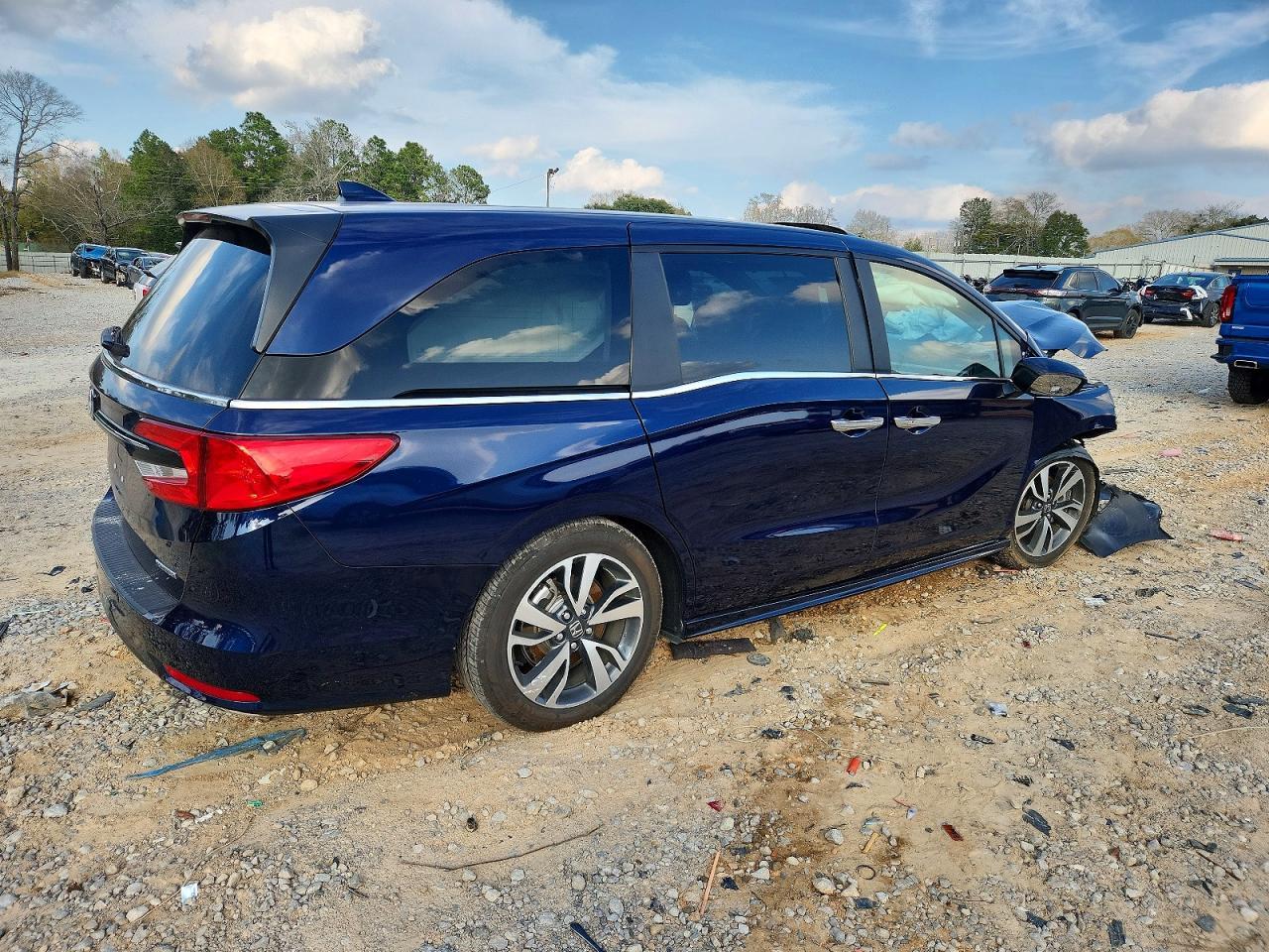 2024 Honda Odyssey Touring - Фото 3