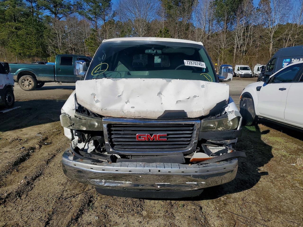 2006 GMC Savana G3500 - Image 5