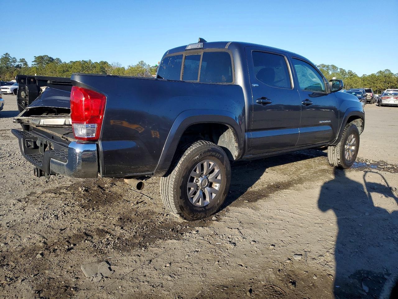 2016 Toyota Tacoma Sr5 V6 - Image 3