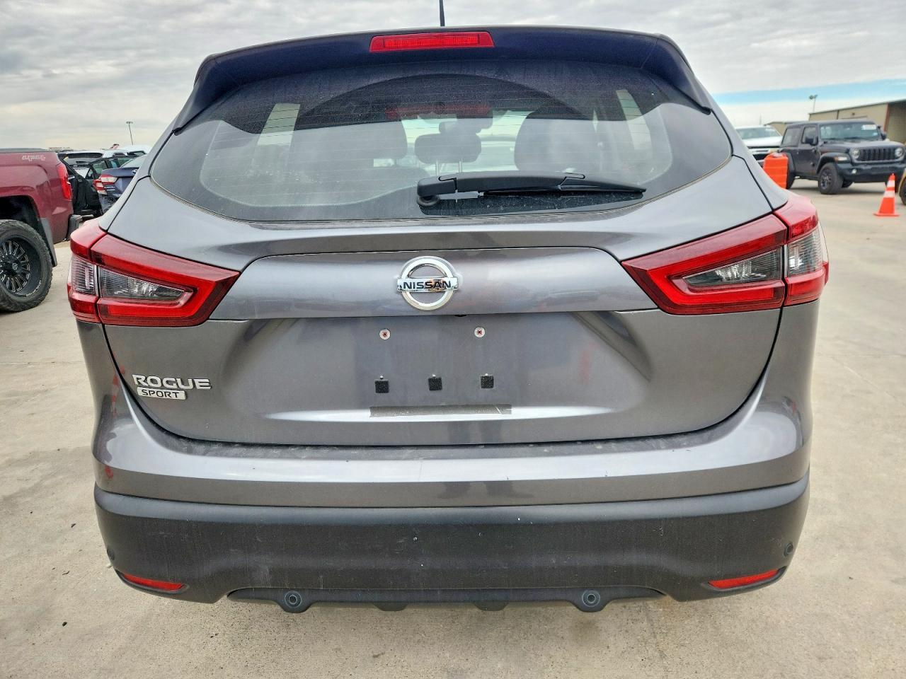 2021 Nissan Rogue Sport S - Фото 6