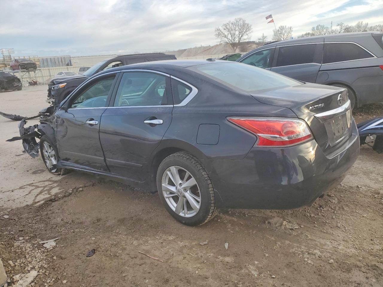 2015 Nissan Altima 2.5 - Image 2