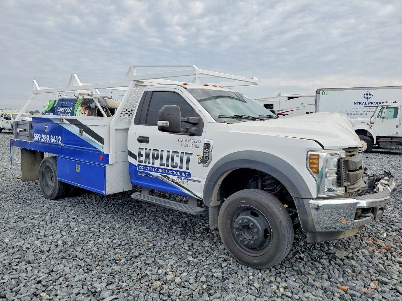 2018 Ford F450 Super Duty Utility / Service Truck - Image 4