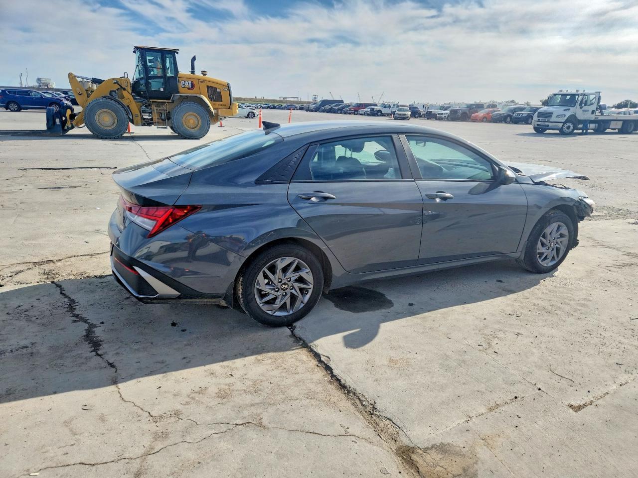 2025 Hyundai Elantra Blue - Image 3