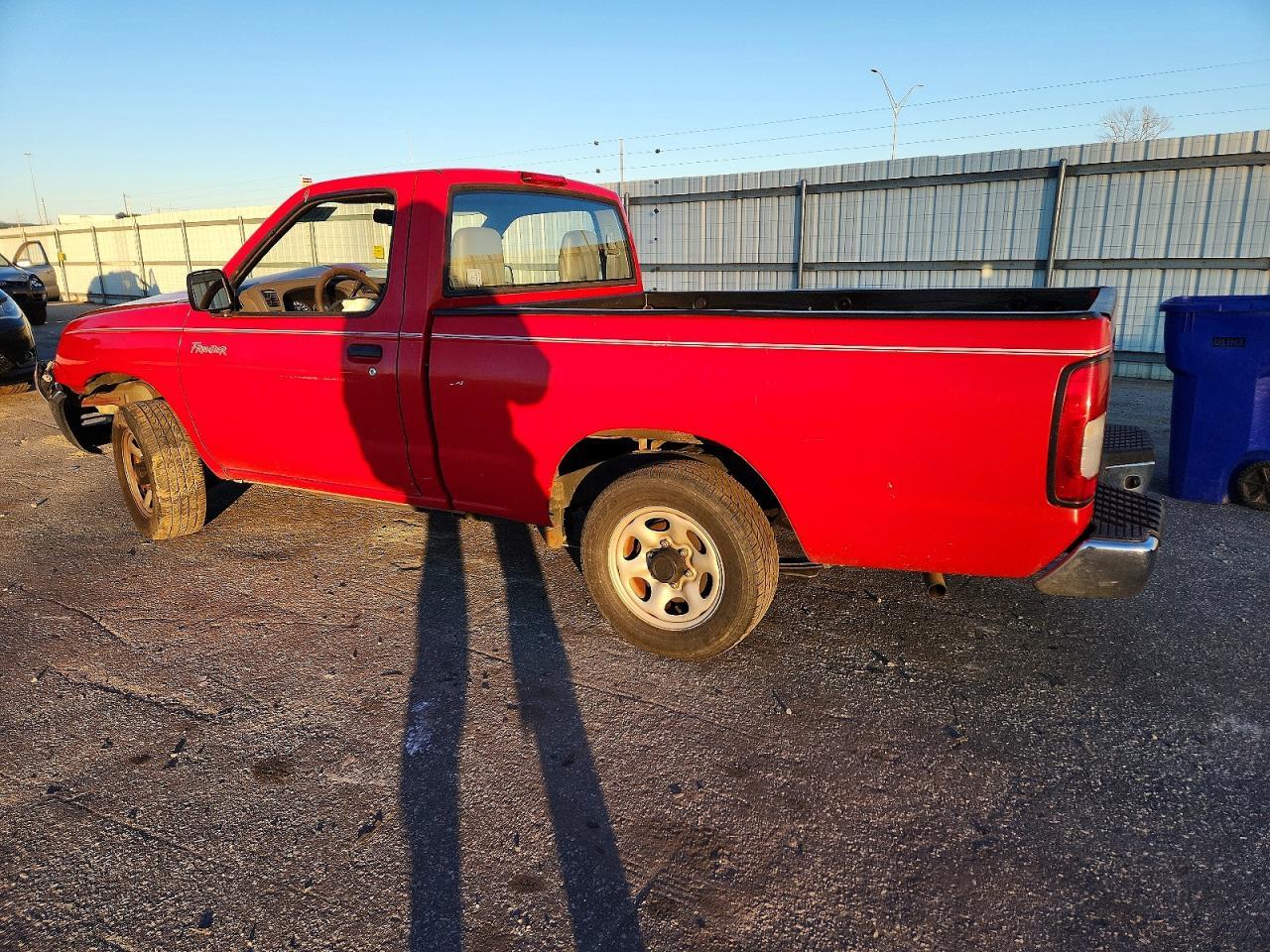 1998 Nissan Frontier Xe - Image 2