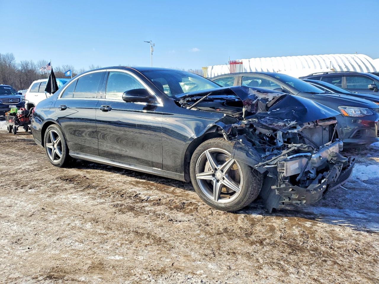 2017 Mercedes-Benz E 300 4Matic - Фото 4