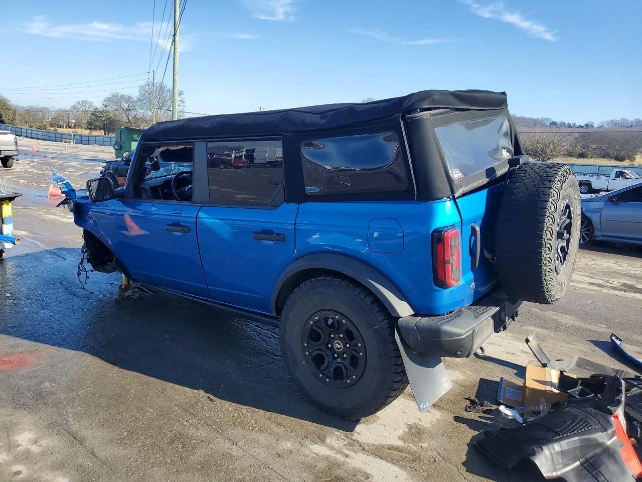 2023 Ford Bronco Base - Фото 2