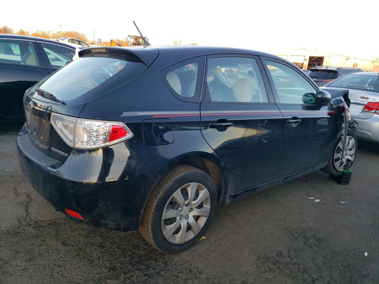 2011 Subaru Impreza 2.5I - Фото 3