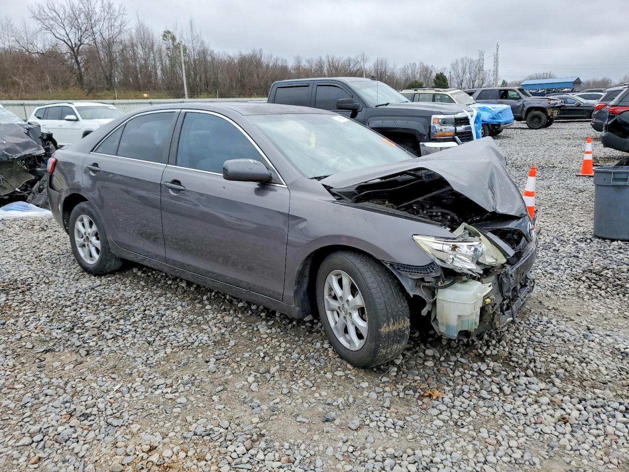 2011 Toyota Camry Le - Фото 4