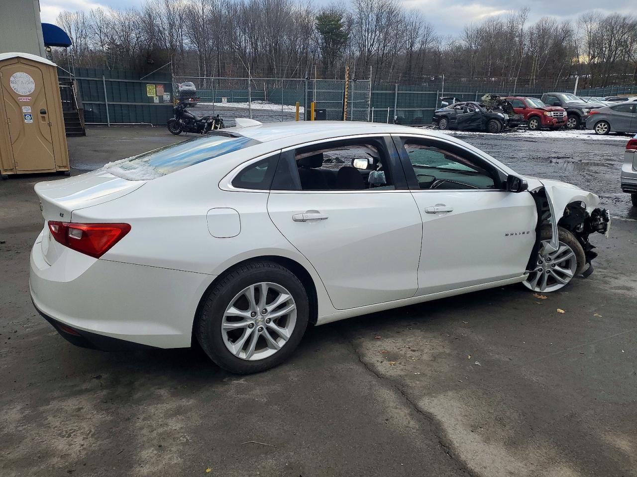 2017 Chevrolet Malibu Lt - Image 3
