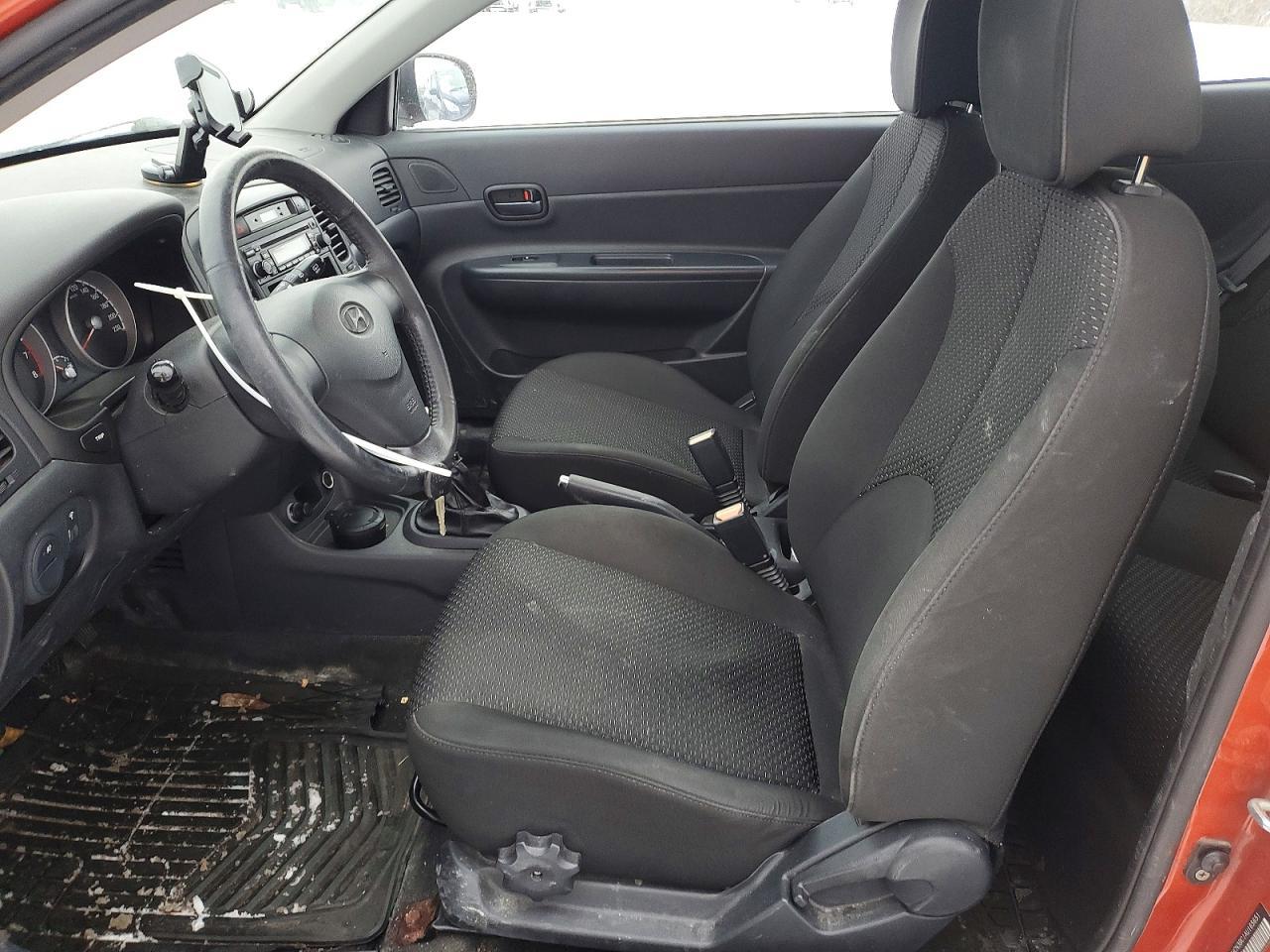 2010 Hyundai Accent Se - Фото 7