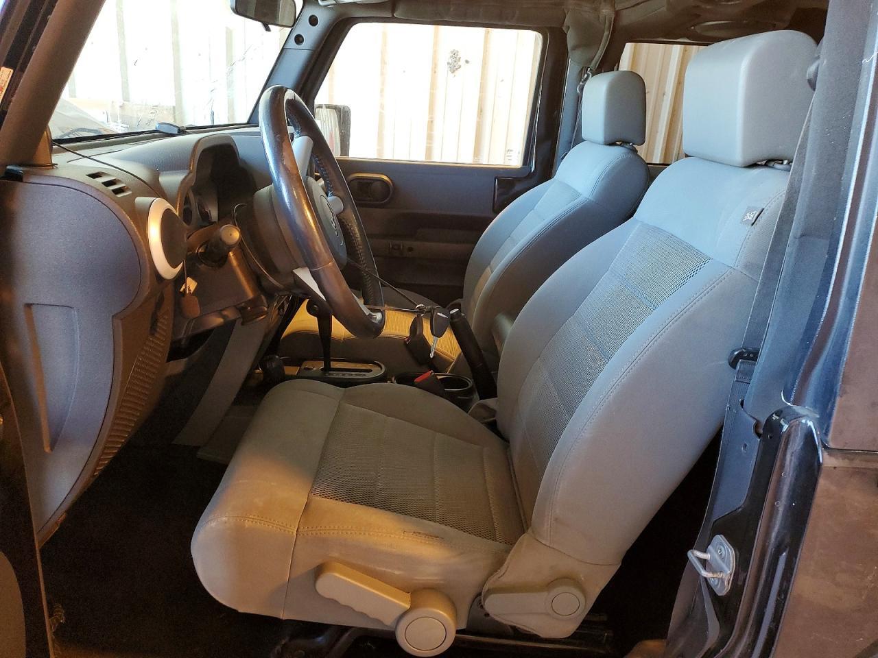 2008 Jeep Wrangler Sahara - Image 7