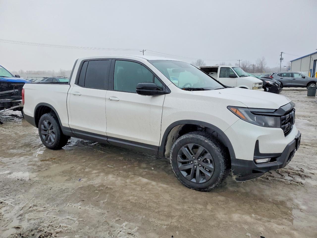 2025 Honda Ridgeline Sport - Image 4