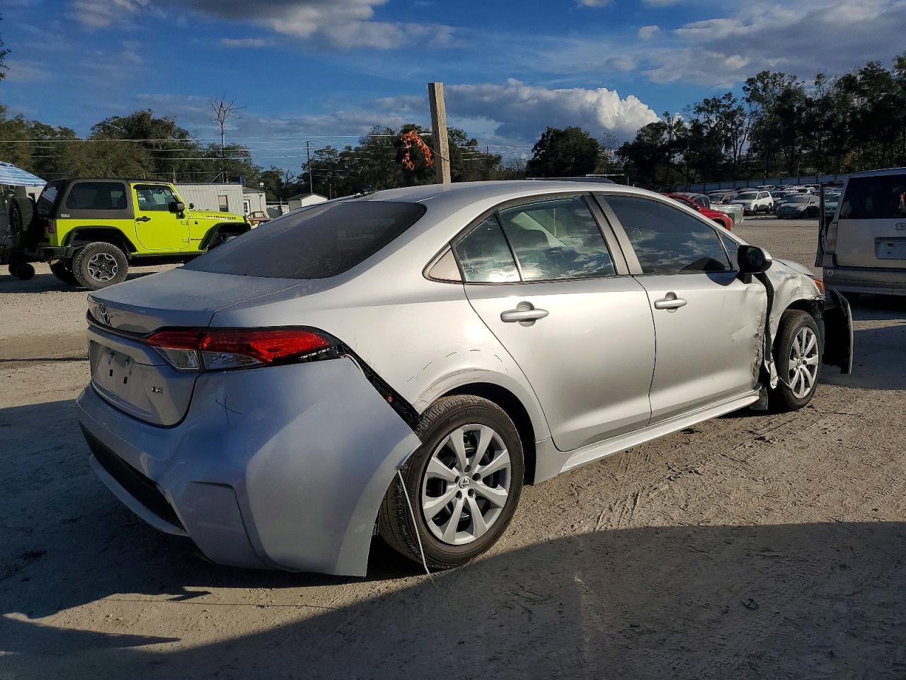 2021 Toyota Corolla Le - Фото 3