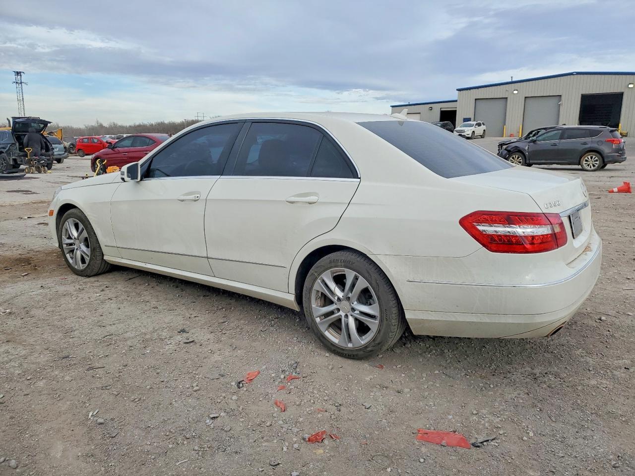 2011 Mercedes-Benz E 350 4Matic - Фото 2