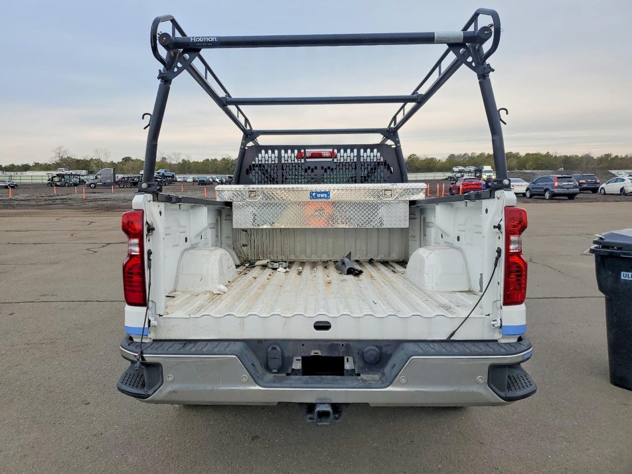 2022 Chevrolet Silverado C1500 - Фото 6