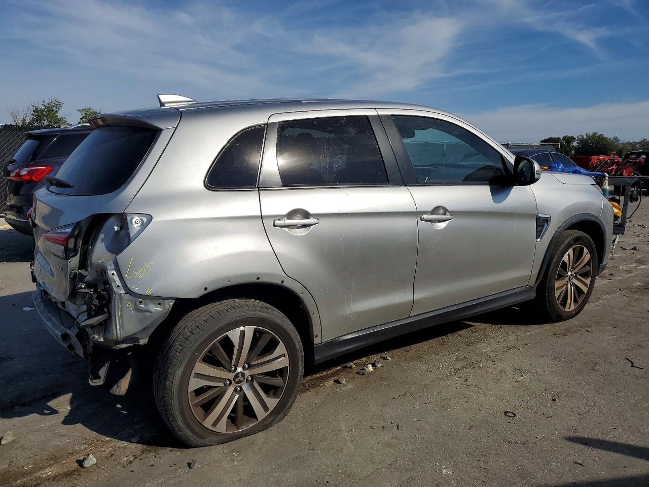 2021 Mitsubishi Outlander Sport Se - Image 3