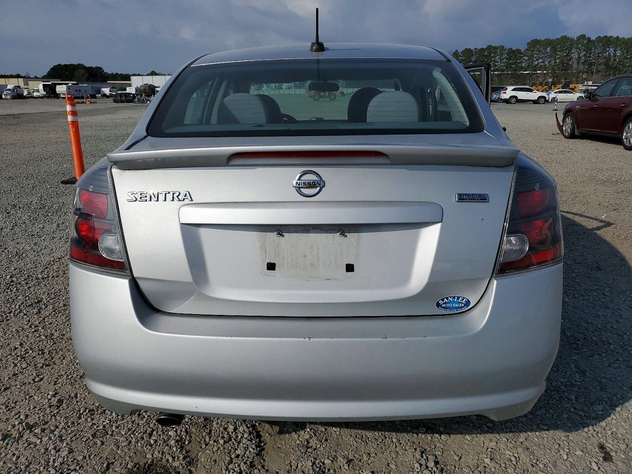 2012 Nissan Sentra 2.0 - Image 6